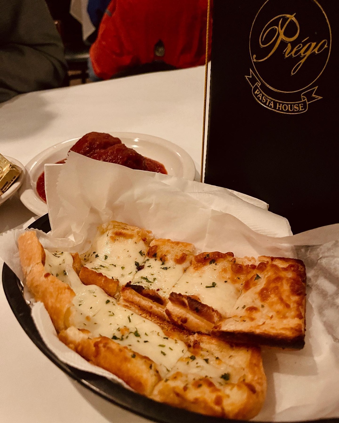 Special garlic cheese bread